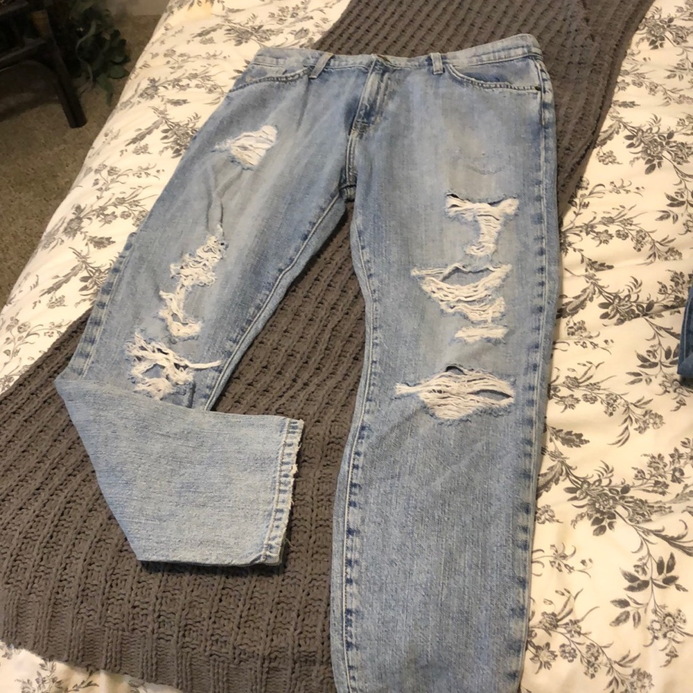 Current Elliott destroyed jean